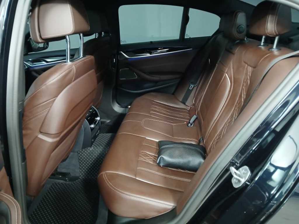 BMW 5 Series - Vista 7