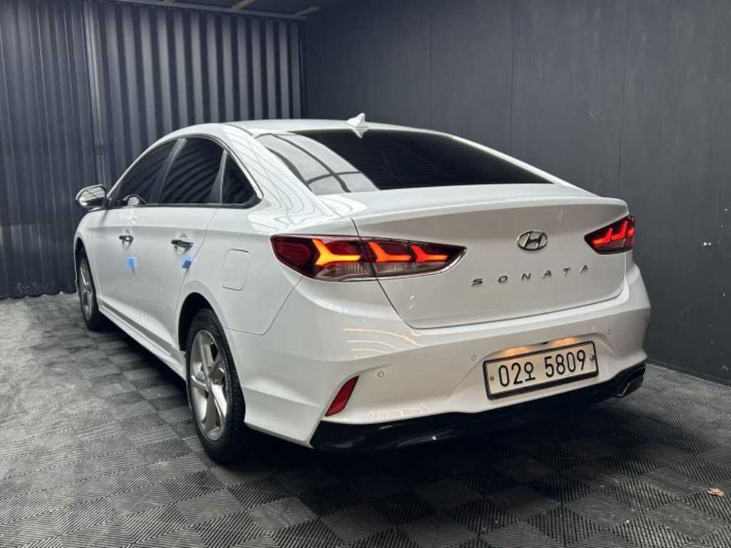 HYUNDAI Sonata - Vista 4
