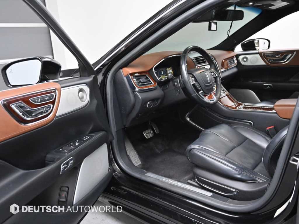 Lincoln Continental - Vista 11