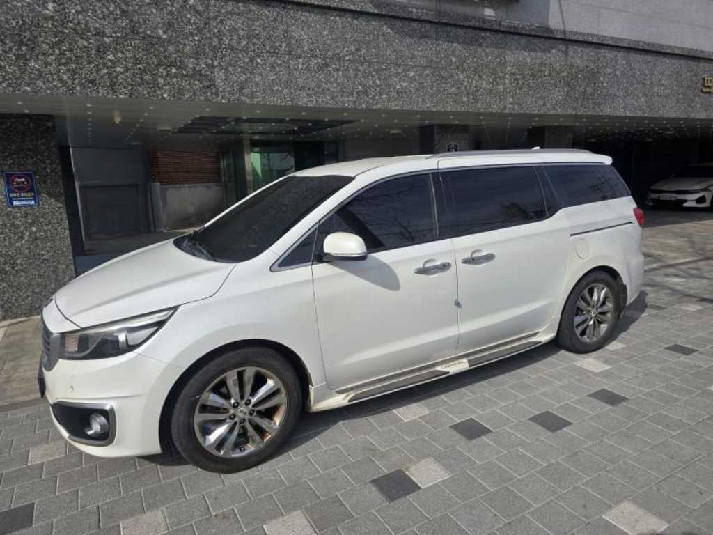 KIA Carnival - Vista 2
