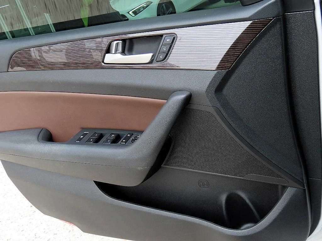 HYUNDAI Sonata - Vista 11