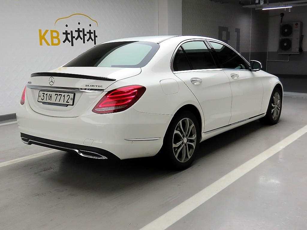 Mercedes Benz C Class - Vista 4
