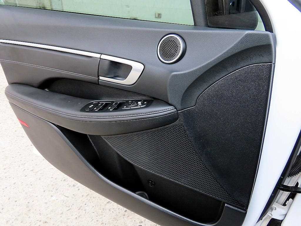 HYUNDAI Sonata - Vista 11