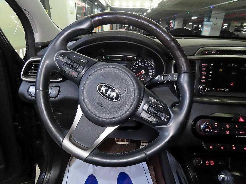 KIA Sorento - Vista 8