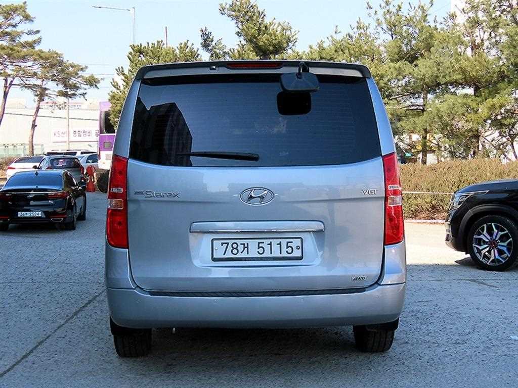 HYUNDAI Starex - Vista 4