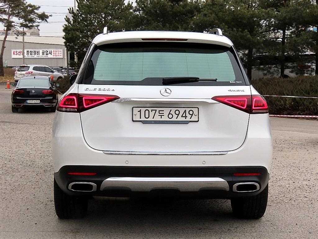 Mercedes Benz GLE Class - Vista 4