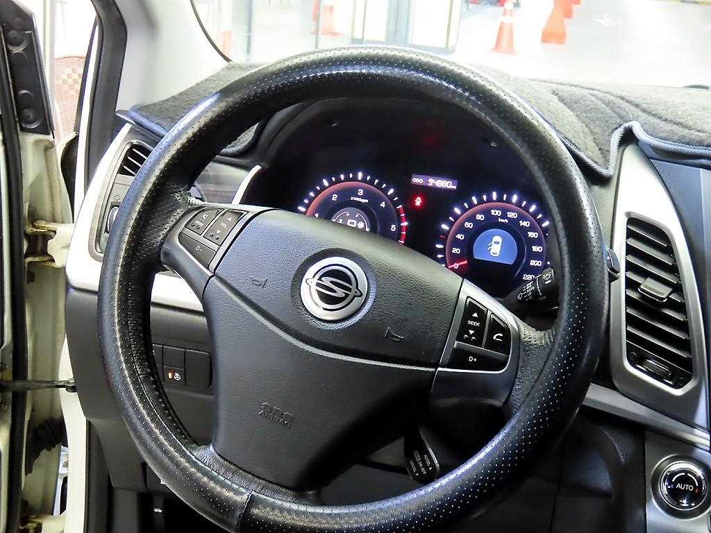 Ssangyong Korando - Vista 8