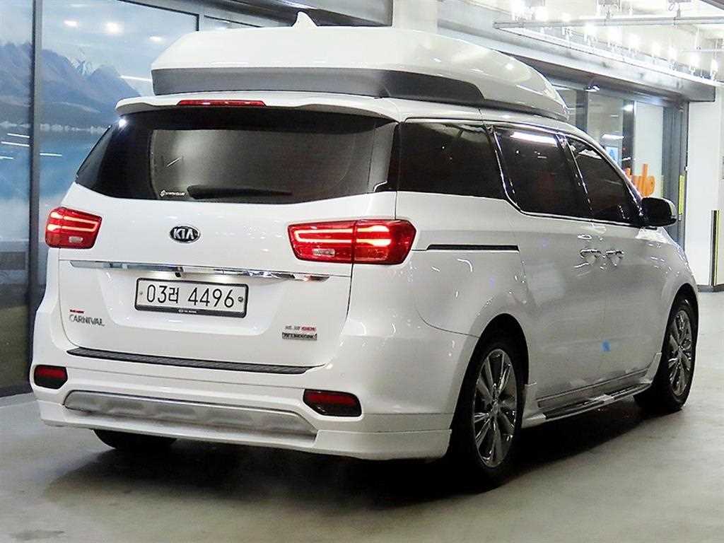 KIA Carnival - Vista 4