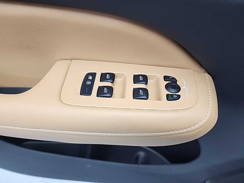 Volvo S60 2023 Negro - Importación desde Corea - HF Imports Iquique - Foto 17