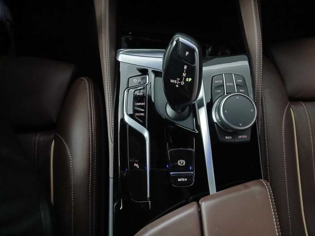 BMW 5 Series 2022 Negro - Importación desde Corea - HF Imports Iquique - Foto 14