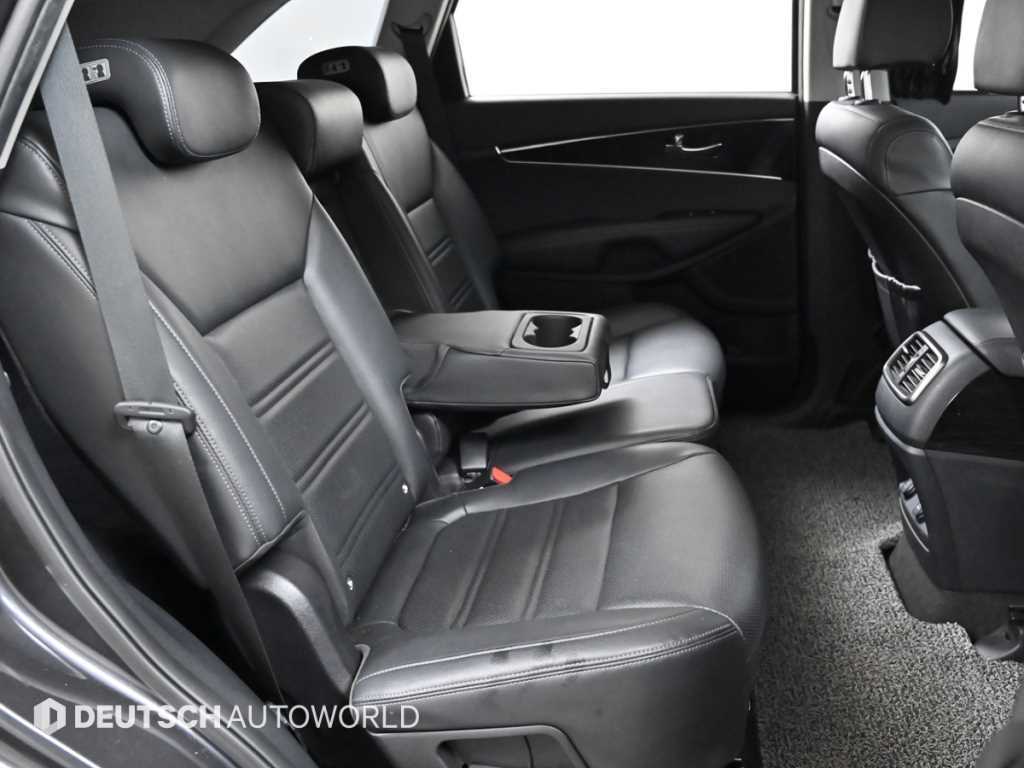 KIA Sorento - Vista 12