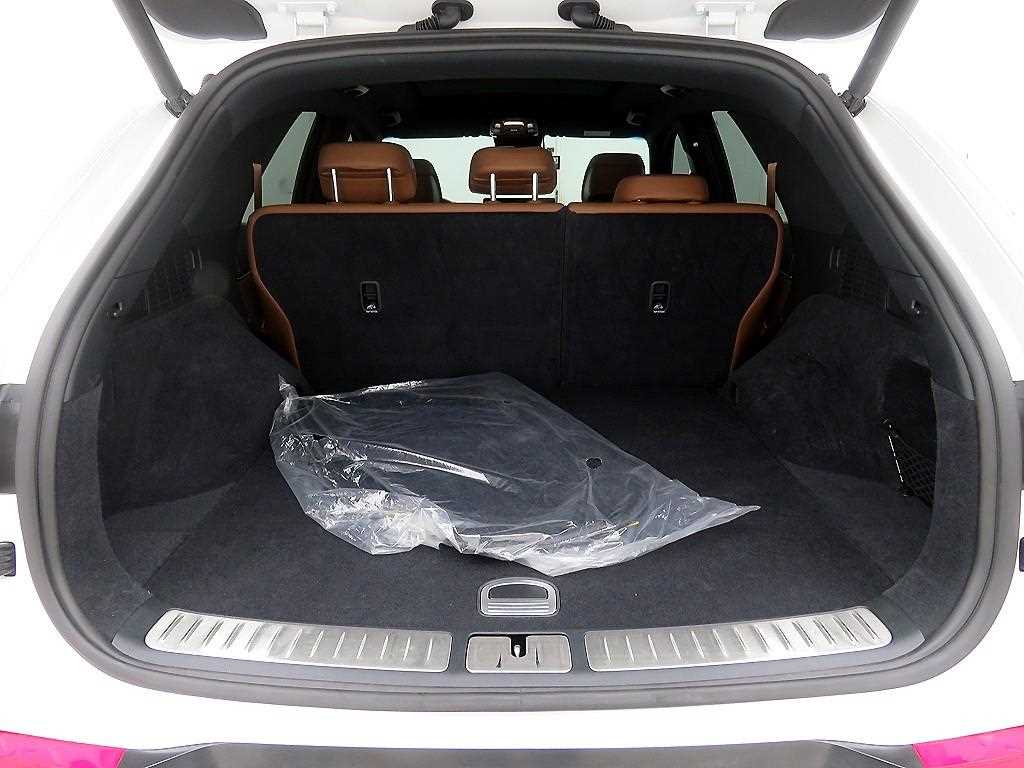 Genesis GV70 - Vista 5