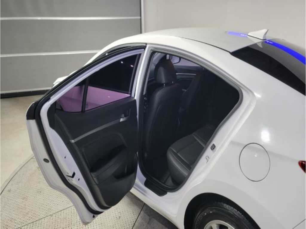 HYUNDAI Avante 2020 - Importación desde Corea - HF Imports Iquique - Foto 18