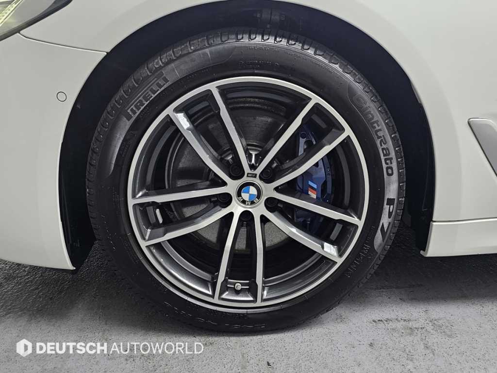 BMW 5 Series - Vista 5