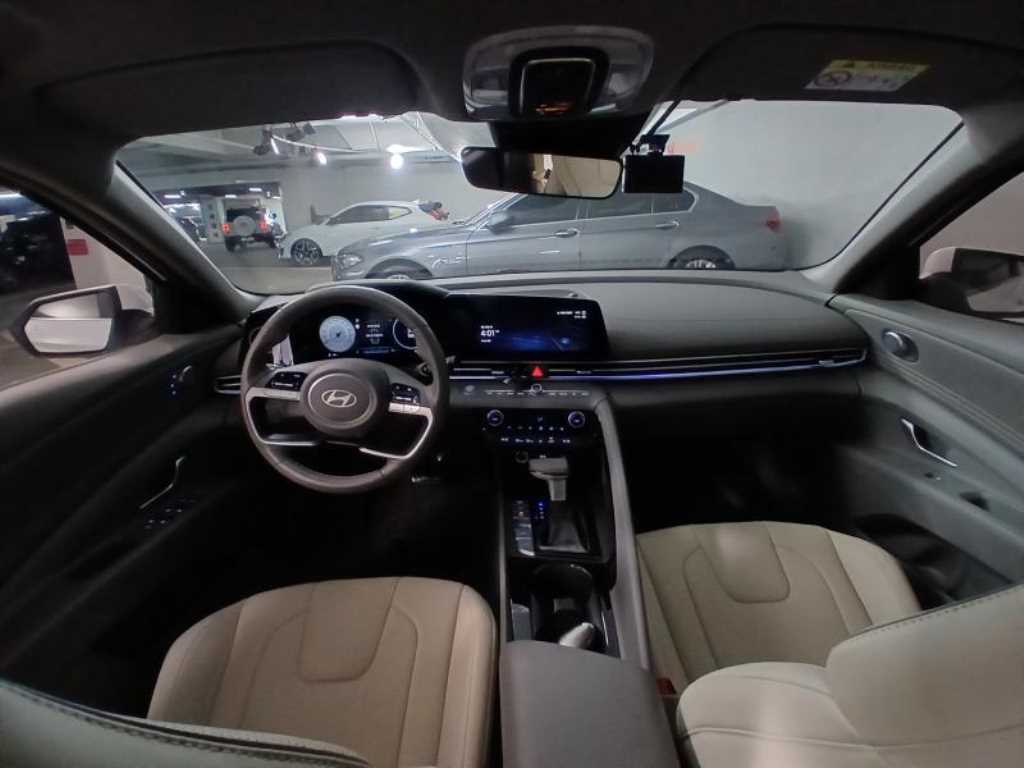 HYUNDAI Avante - Vista 6