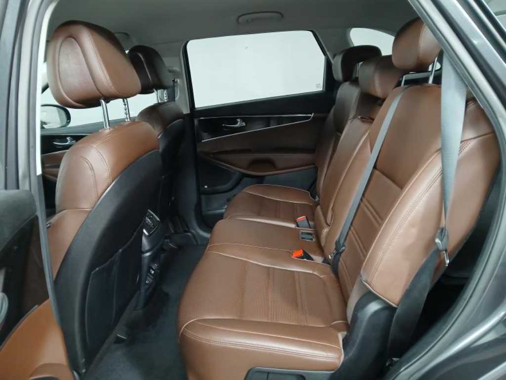 KIA Sorento - Vista 7