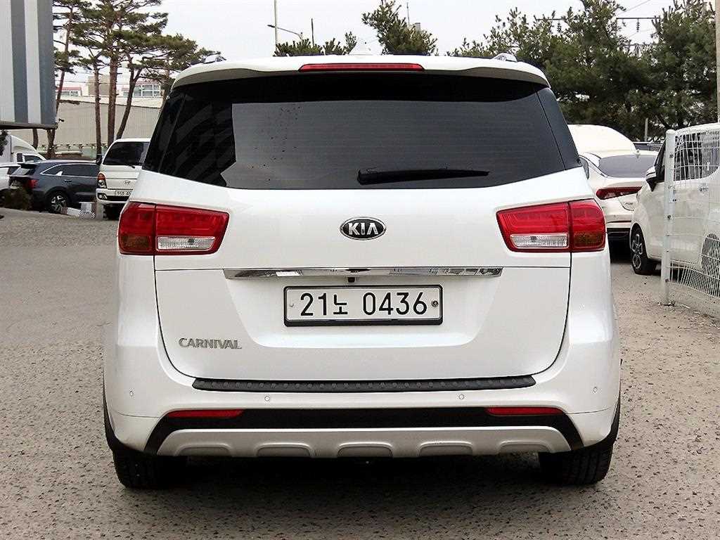 KIA Carnival - Vista 4