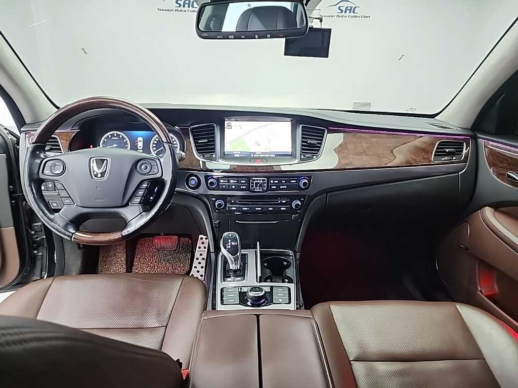 HYUNDAI Equus - Vista 7