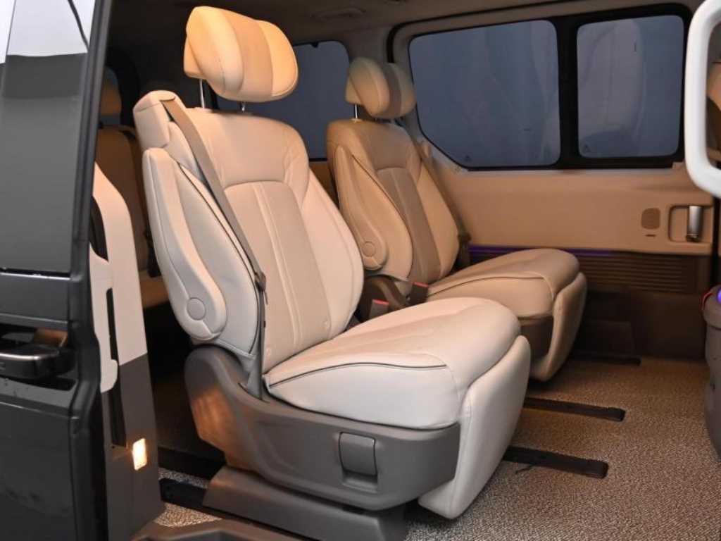 HYUNDAI Staria - Vista 12