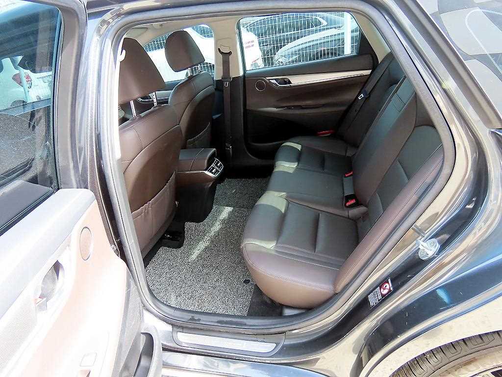 HYUNDAI Grandeur - Vista 6