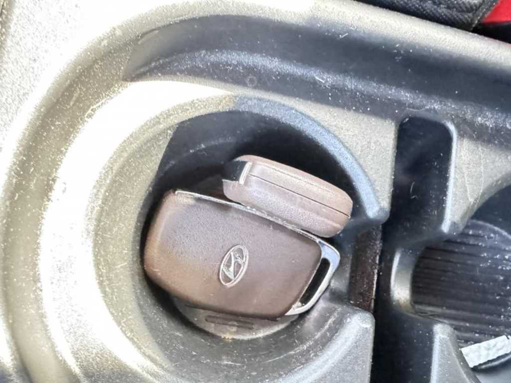 HYUNDAI Casper - Vista 10