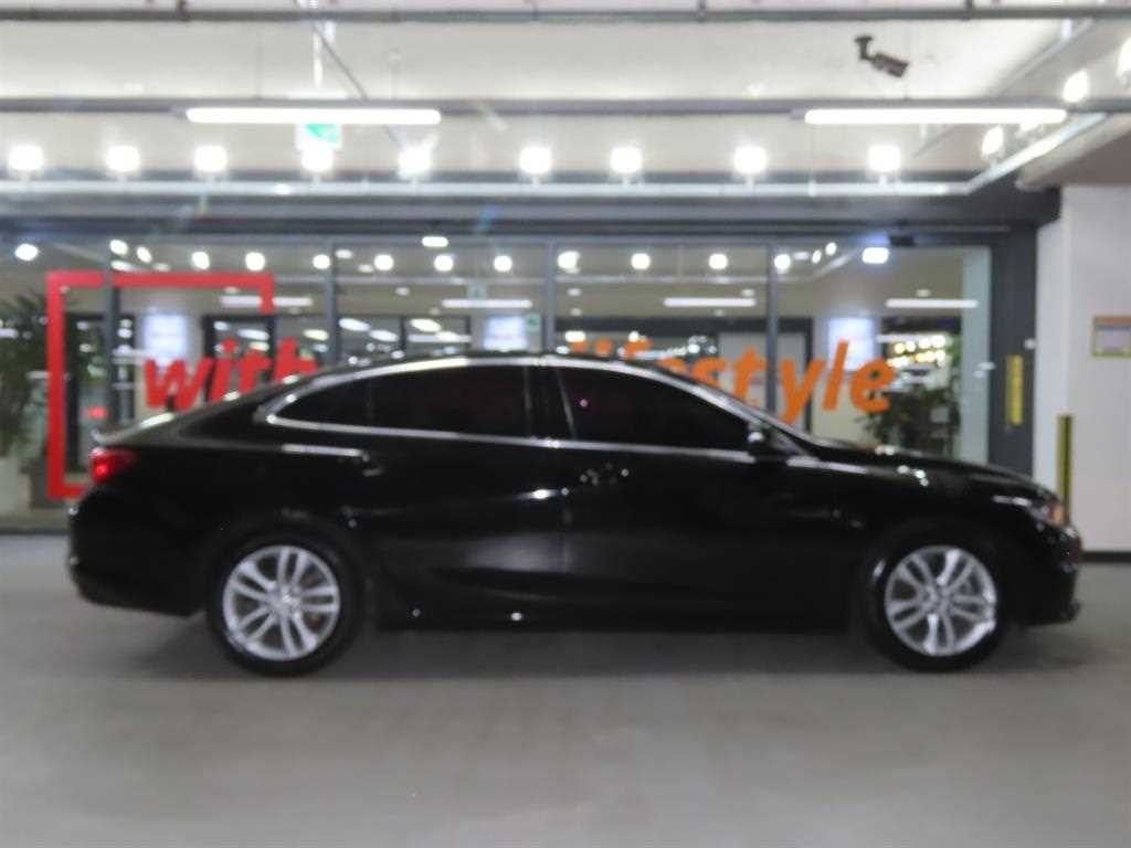 Chevrolet Malibu - Vista 3