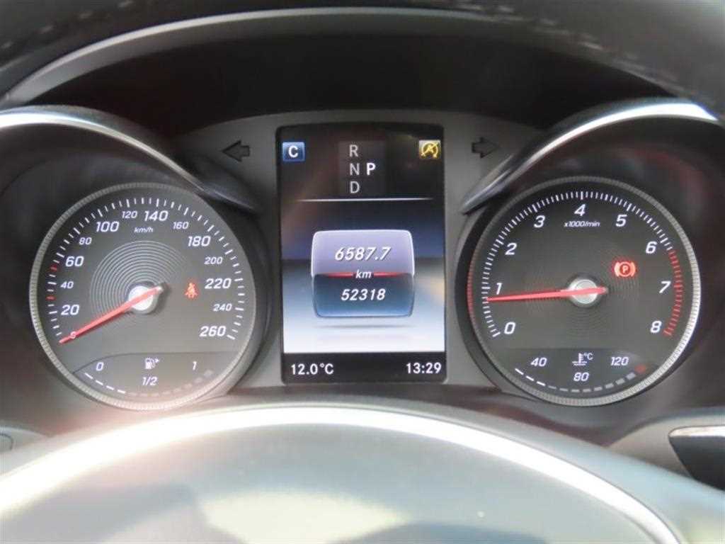 Mercedes Benz C Class - Vista 5