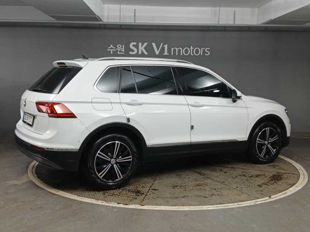 Volkswagen Tiguan - Vista 4