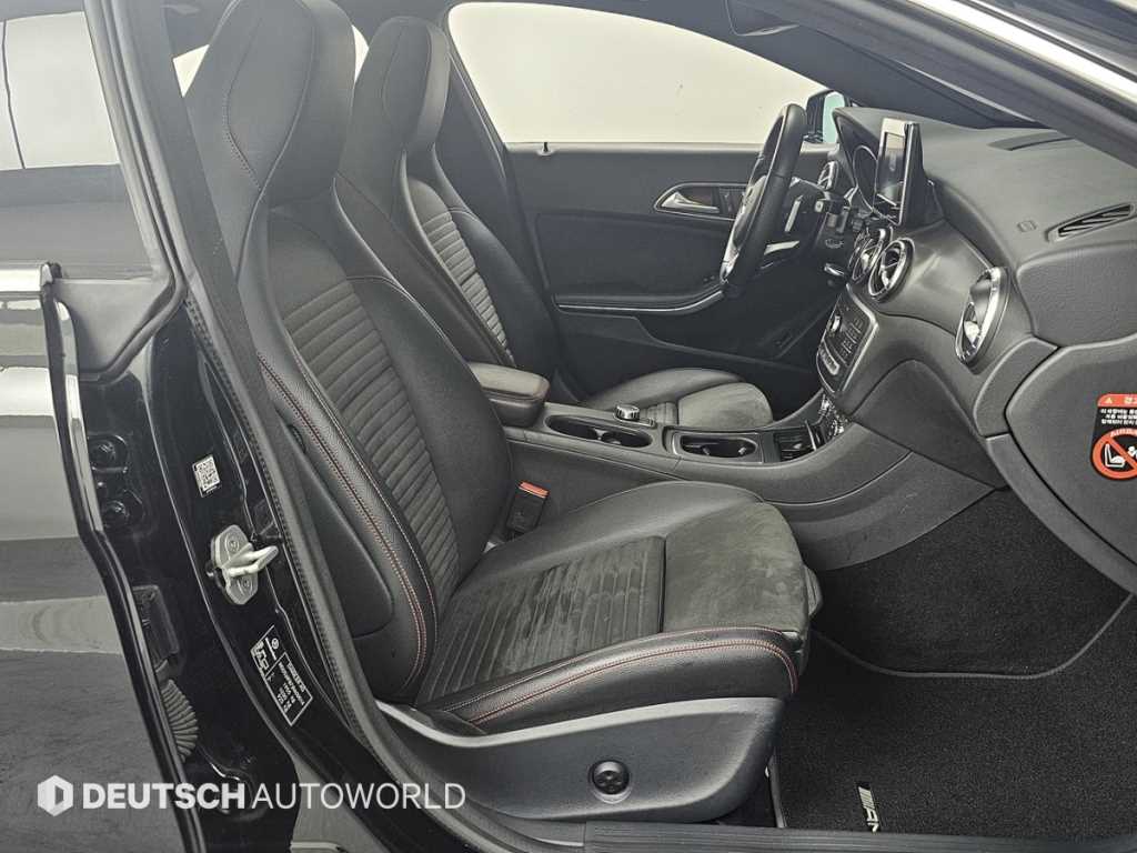 Mercedes Benz CLA Class - Vista 10