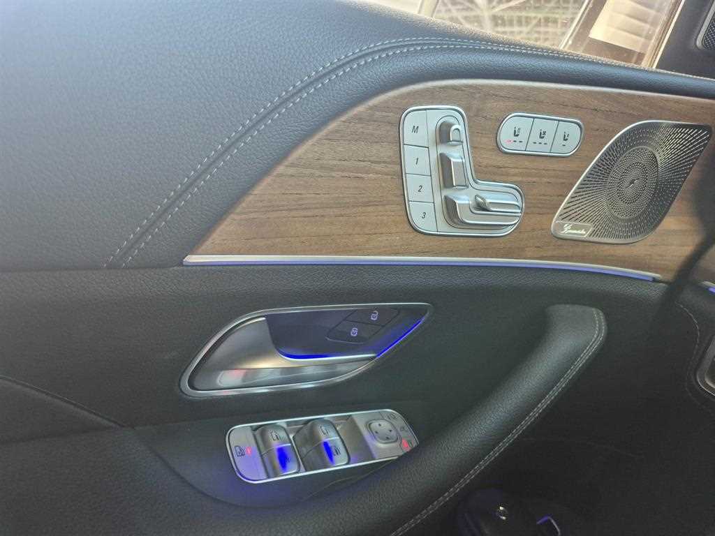 Mercedes Benz GLE Class - Vista 8