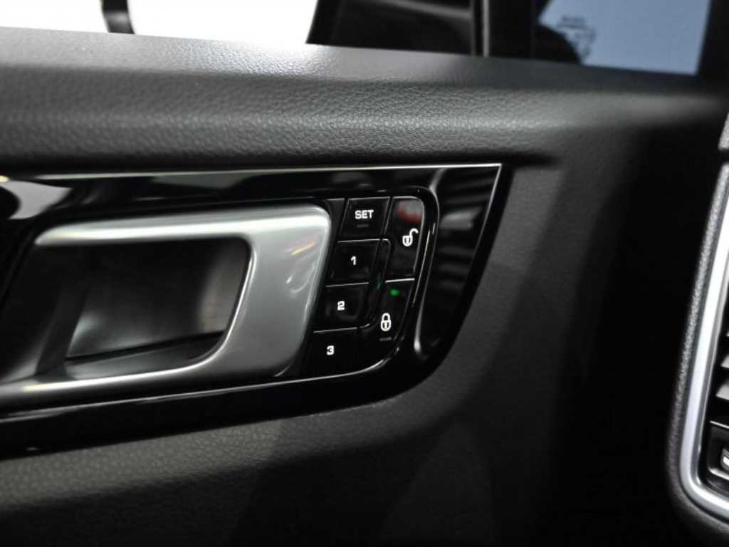 Porsche Cayenne 2019 Negro - Importación desde Corea - HF Imports Iquique - Foto 16