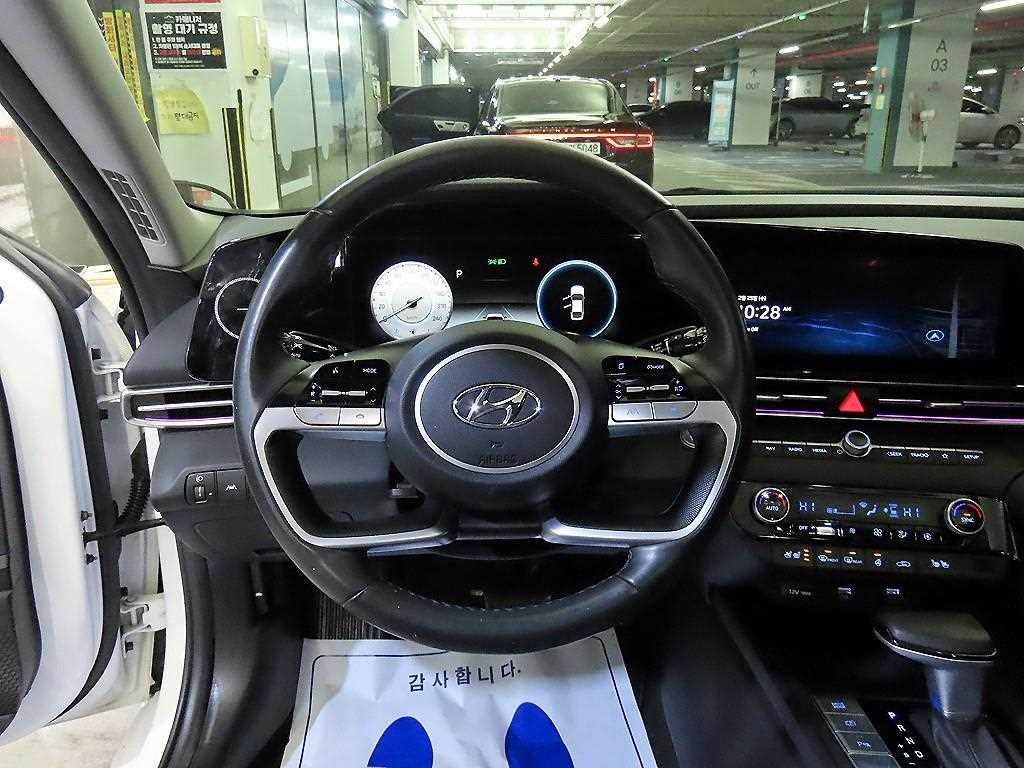 HYUNDAI Avante - Vista 8