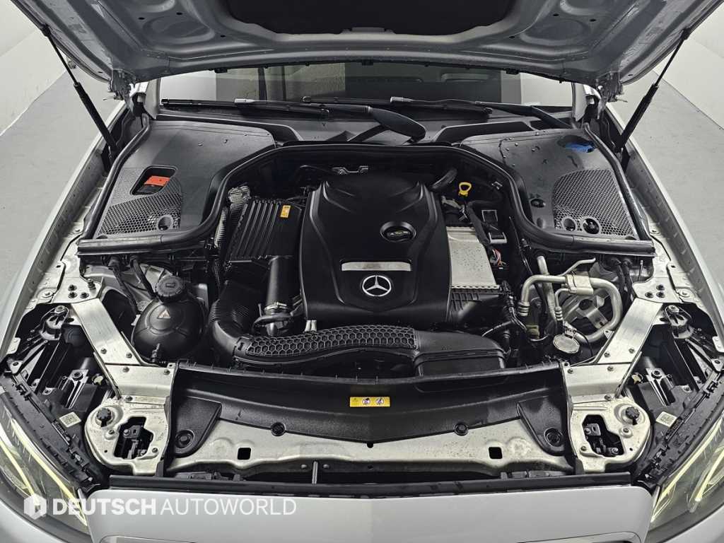 Mercedes Benz E class - Vista 6