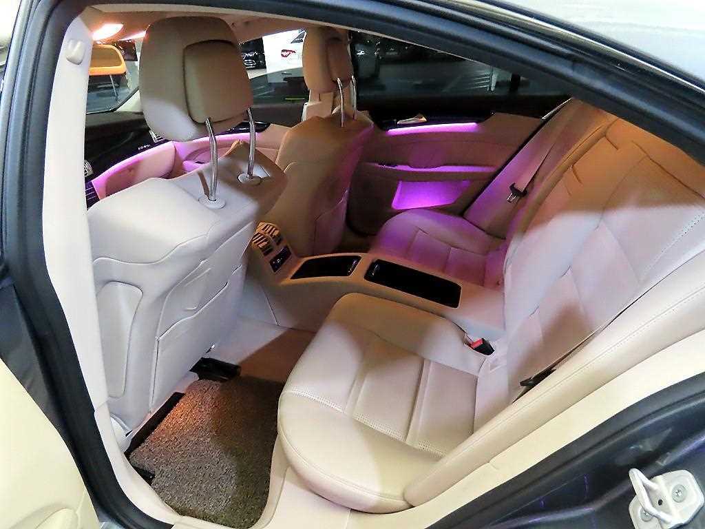 Mercedes Benz CLS Class - Vista 7