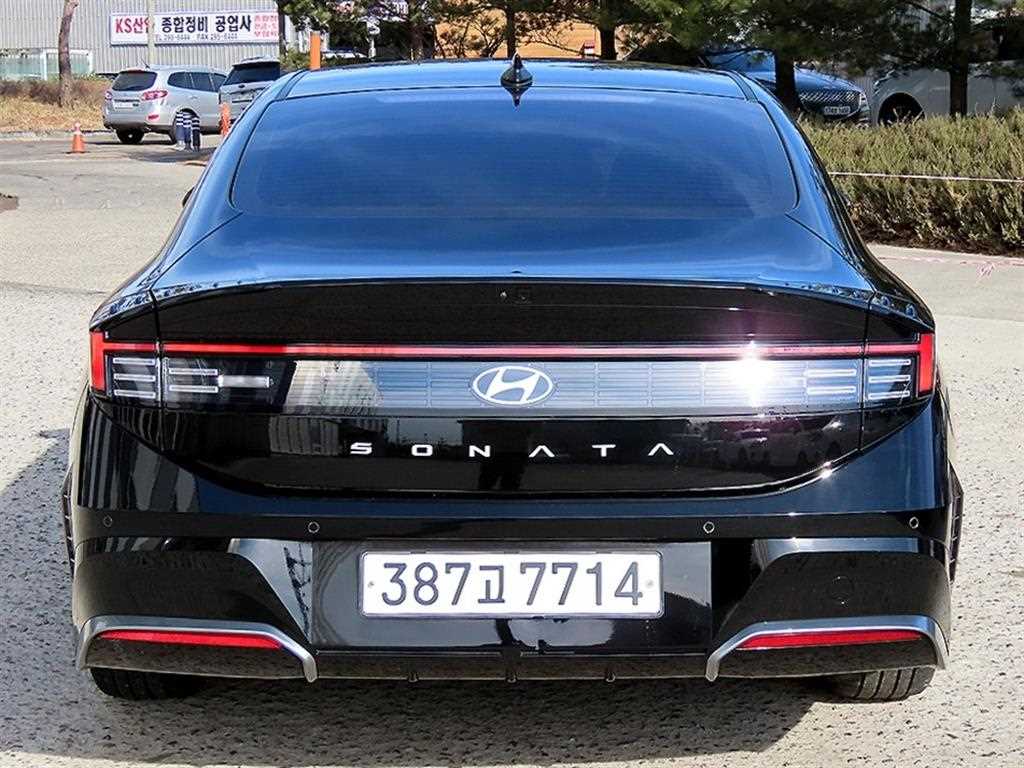 HYUNDAI Sonata - Vista 4