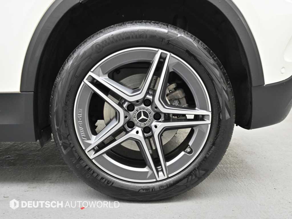 Mercedes Benz GLA Class - Vista 5