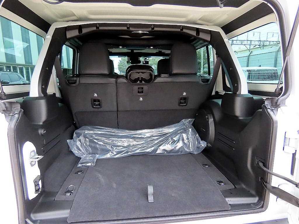 Jeep Wrangler 2025 Blanco - Importación desde Corea - HF Imports Iquique - Foto 17