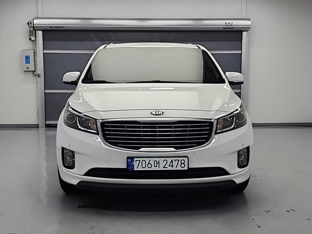 KIA Carnival - Vista 2