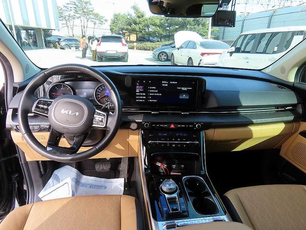 KIA Carnival - Vista 8