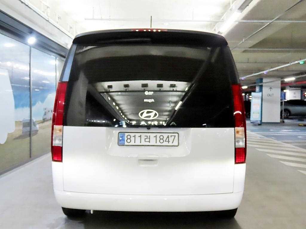 HYUNDAI Staria - Vista 5