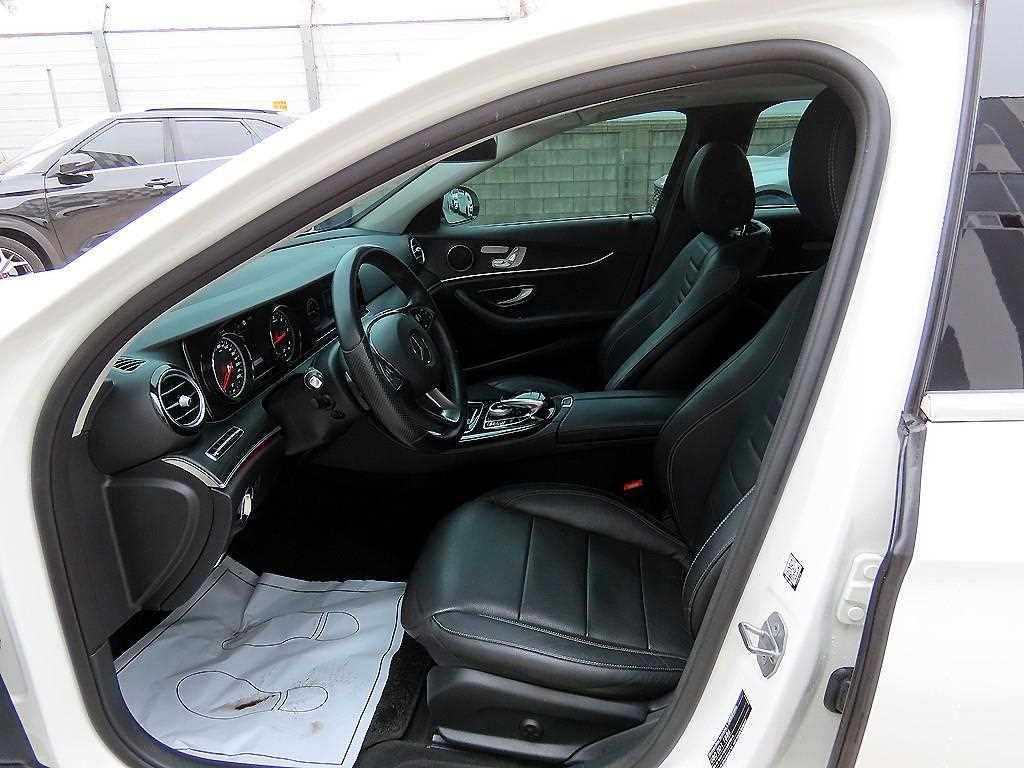 Mercedes Benz E class - Vista 5