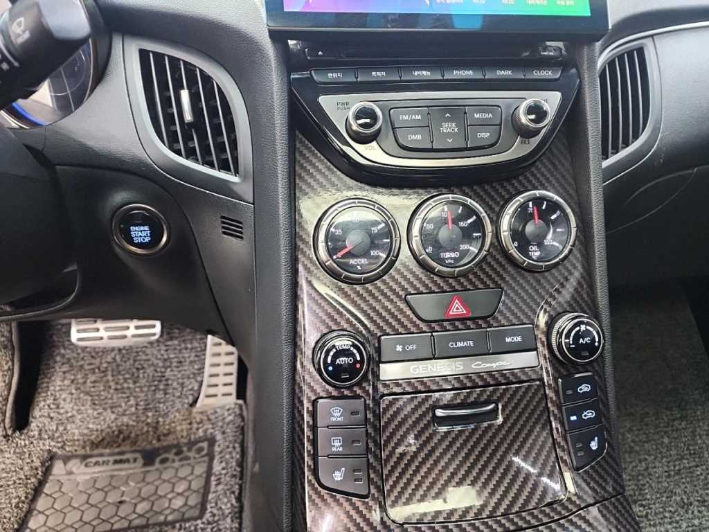 HYUNDAI Genesis - Vista 10