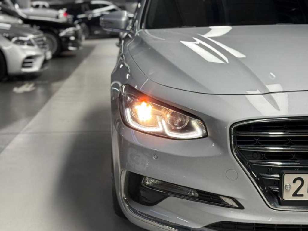 HYUNDAI Grandeur - Vista 7