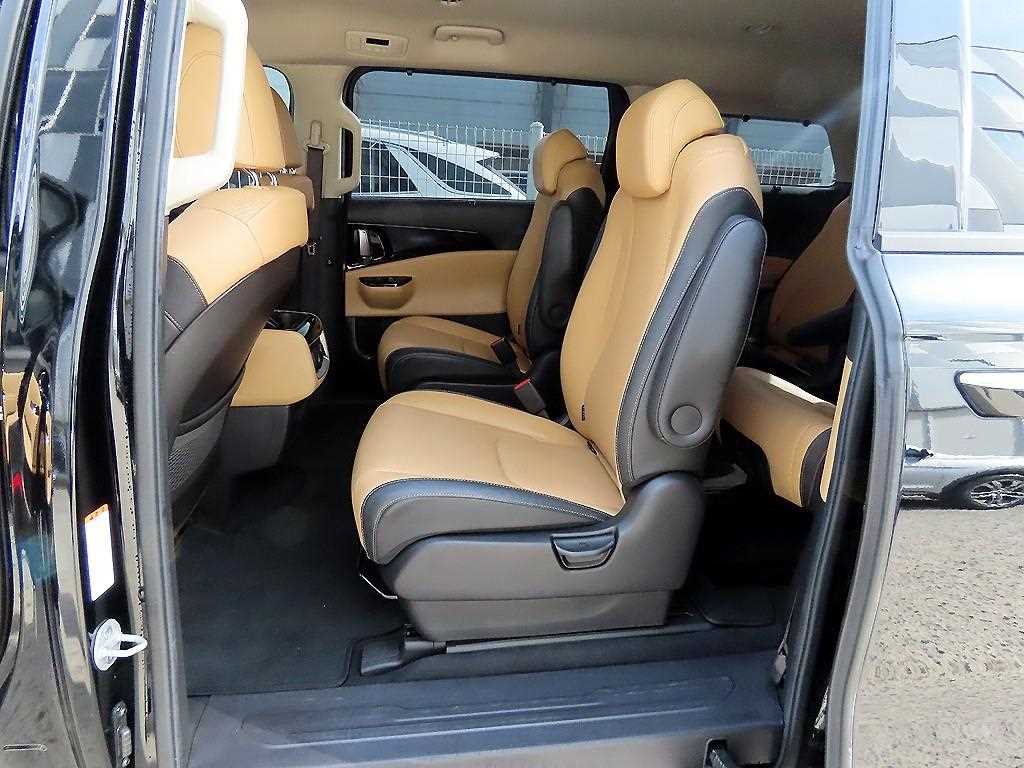KIA Carnival - Vista 6