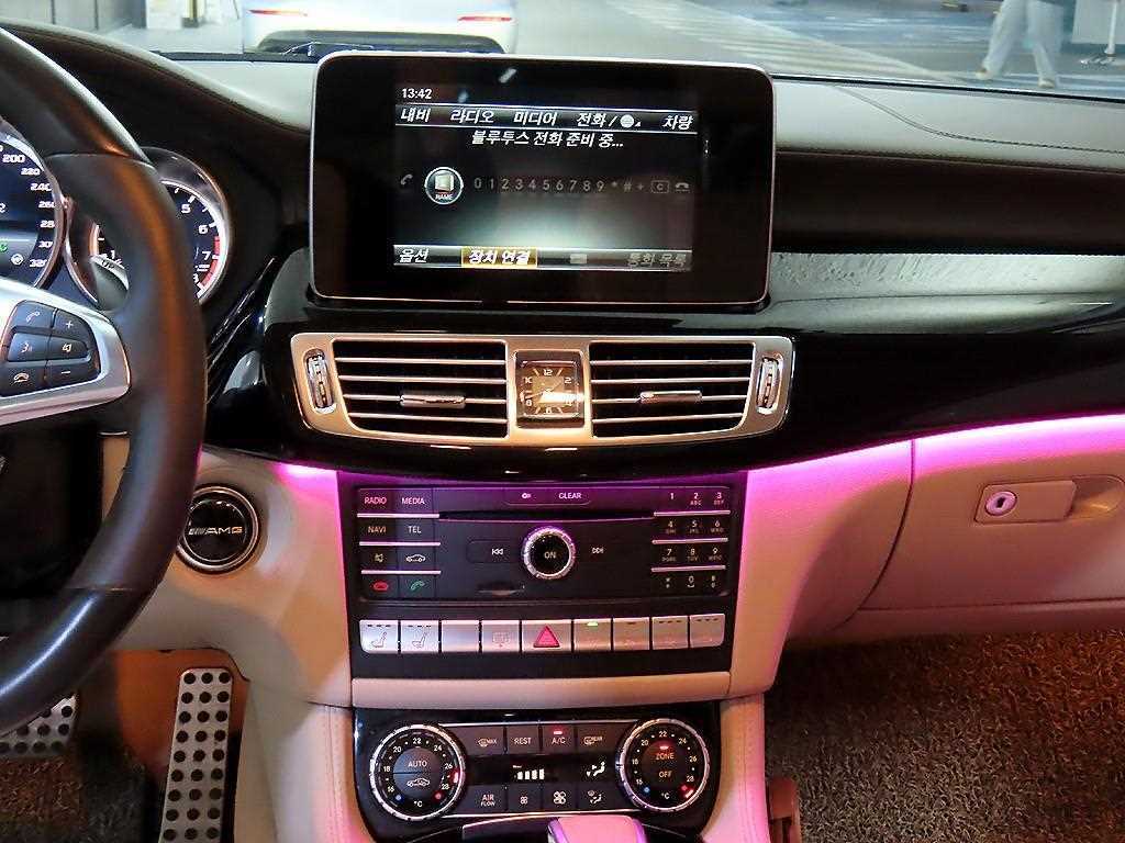 Mercedes Benz CLS Class - Vista 11