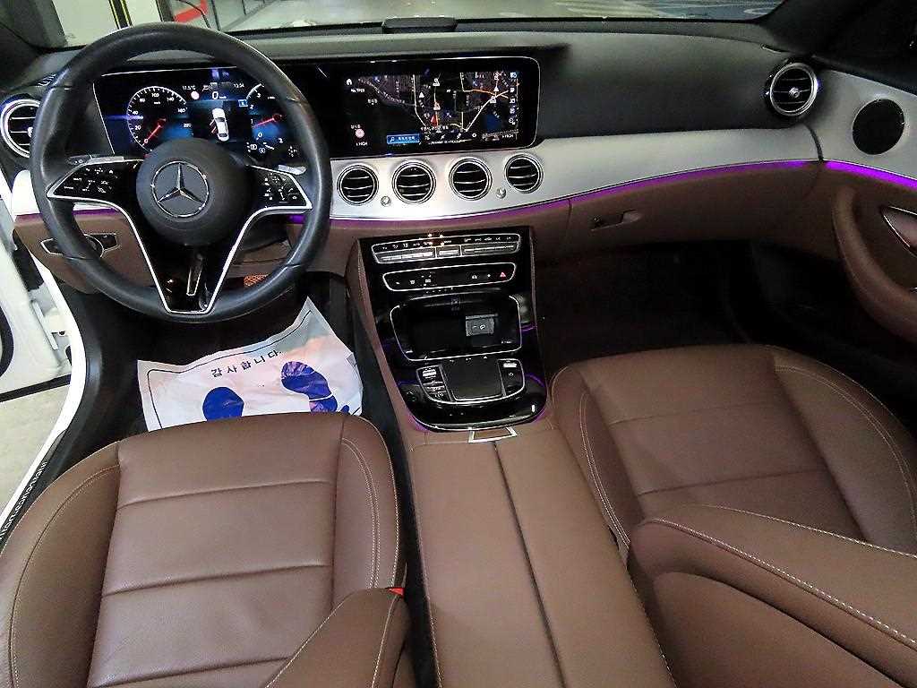 Mercedes Benz E class - Vista 10