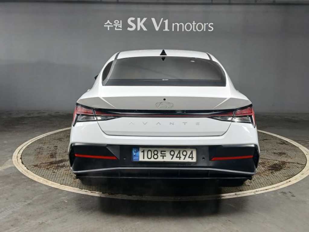 HYUNDAI Avante - Vista 5