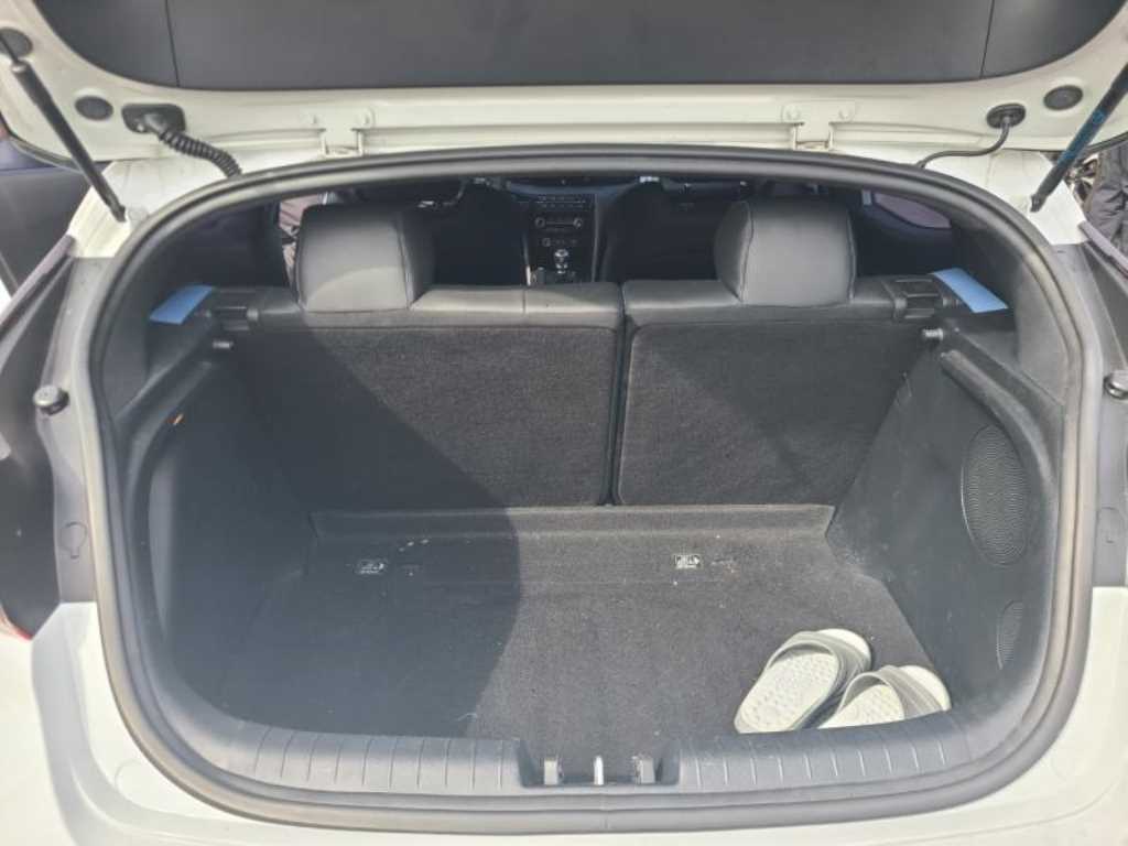 HYUNDAI Veloster - Vista 6