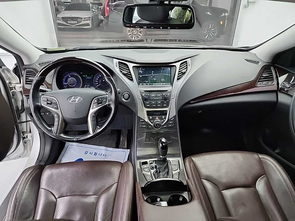 HYUNDAI Grandeur - Vista 7