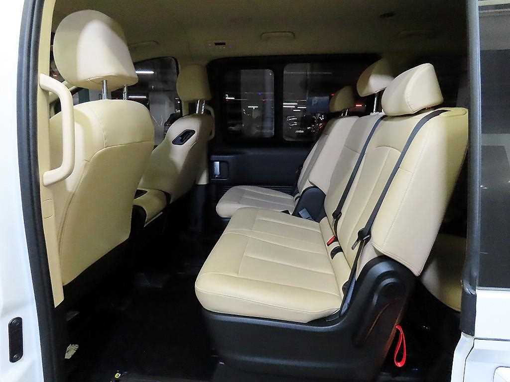 HYUNDAI Staria - Vista 7